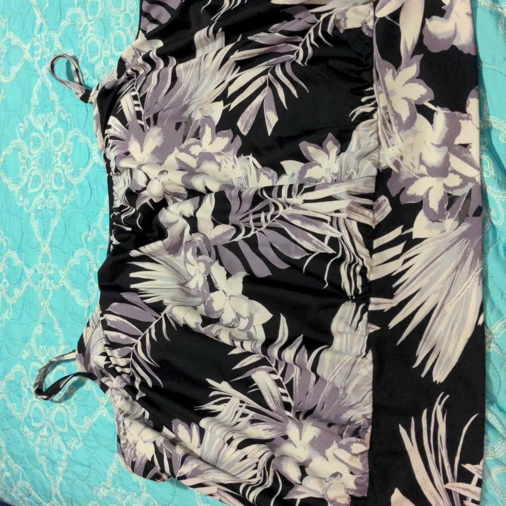 Women's sz swimming top